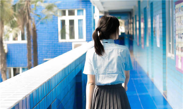 富裕如何找到一个可以帮助我生孩子的女人？